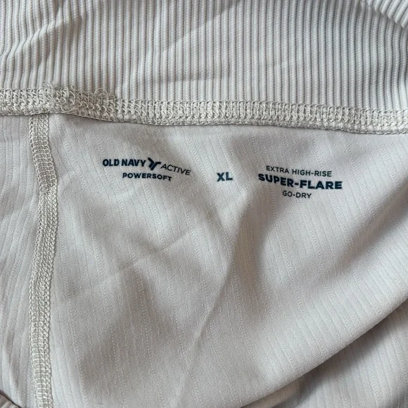 Like New - Old Navy Extra High-Waisted PowerSoft Ribbed Super Flare Leggings XL - Picture 2 of 3